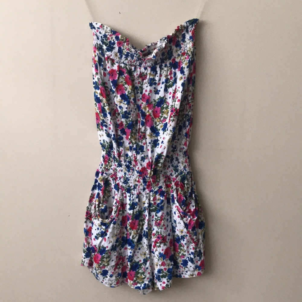 🌸Floral Strapless Romper w Pockets🌸